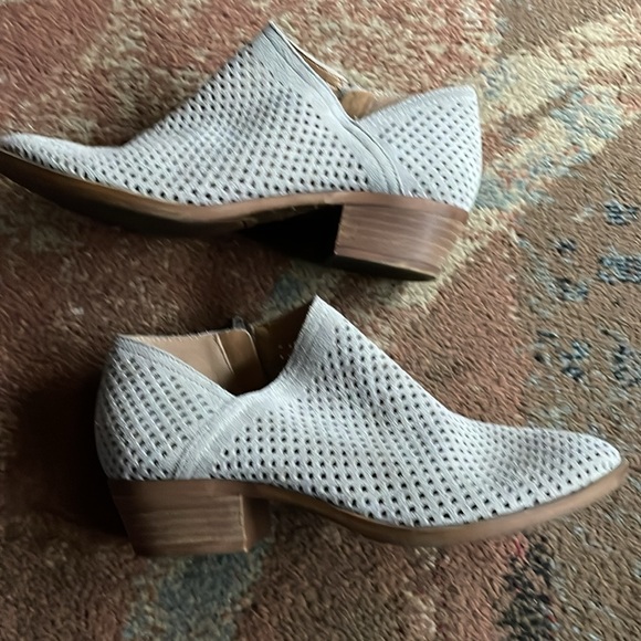 Women’s size 7M LUCKY BRAND LP-BAYLAH2 ANKLE BOOTS - Picture 3 of 7